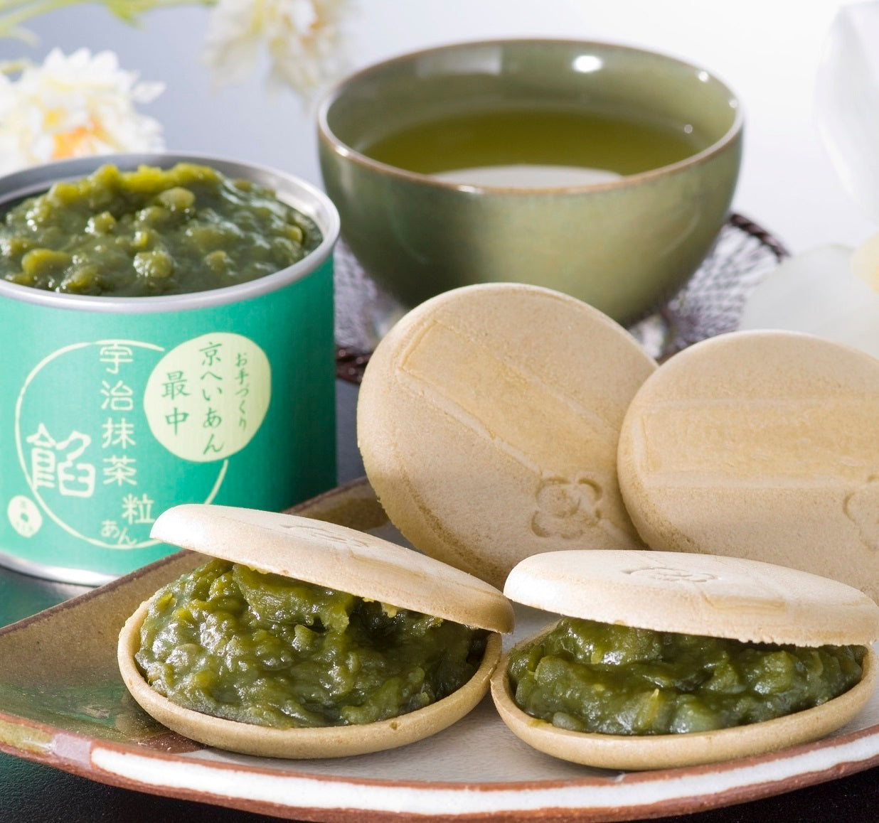 Homemade Monaka with Kyoto Hojicha Shell and Matcha Filling – Kiyosen